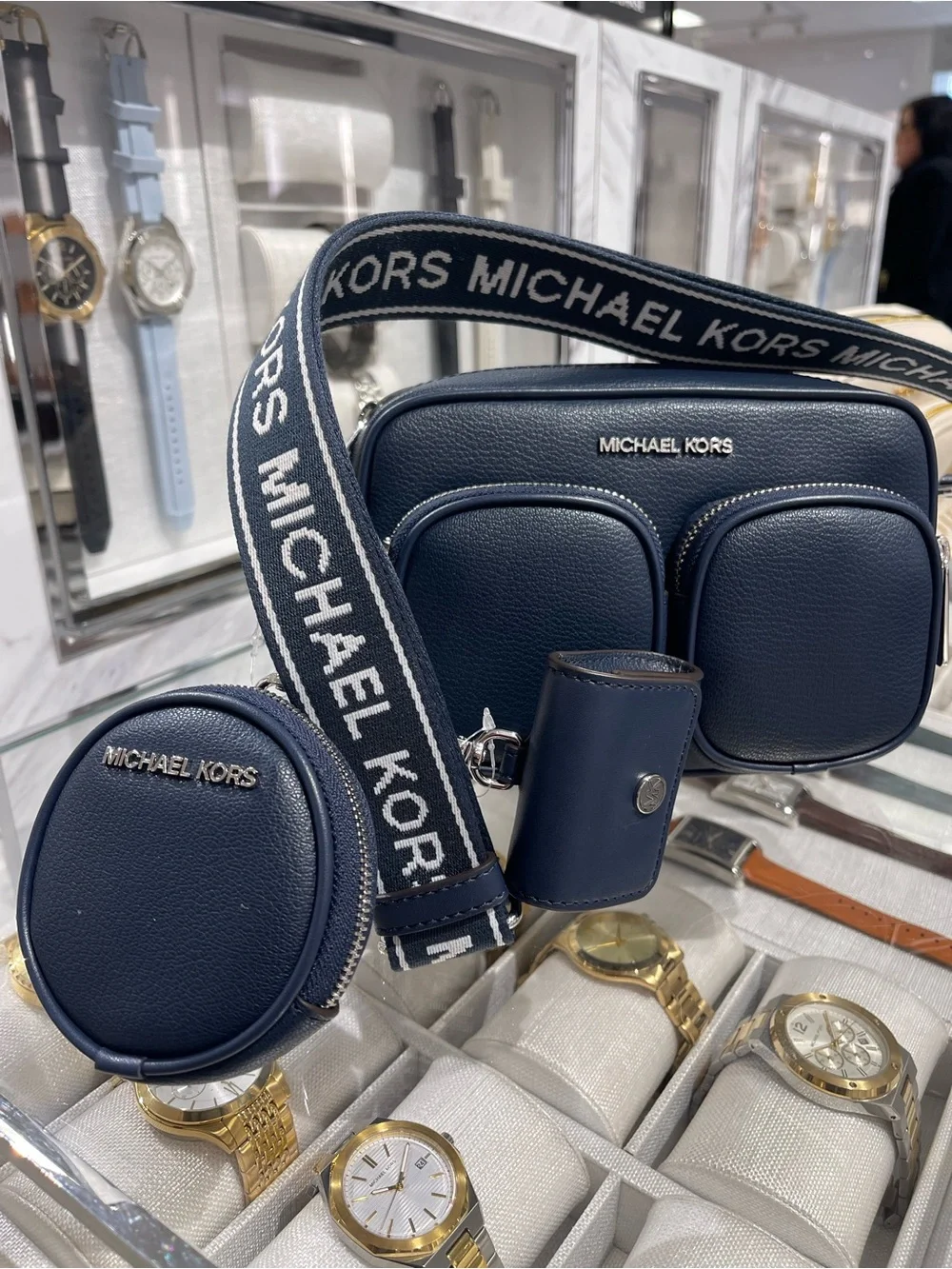Michael Kors Jet Set Leather Md Pocket Xbody Crossbody Case Apple Airpods Pro®